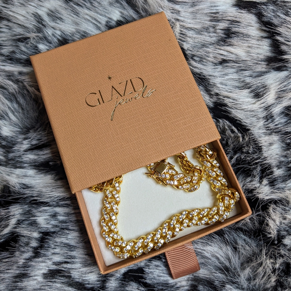 ❄️ Icy Cuban Link 18k Gold Plated Chain - Picture 4 of 8